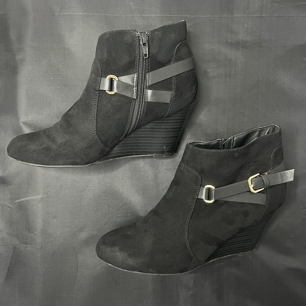 Report Shoes Galiana Buckle Zipper Wedge Bootie Size 8.5 Black Suede